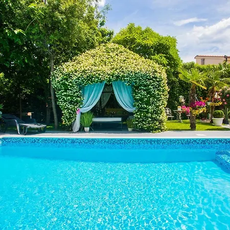 ***Green Dream***- Villa In Split *
